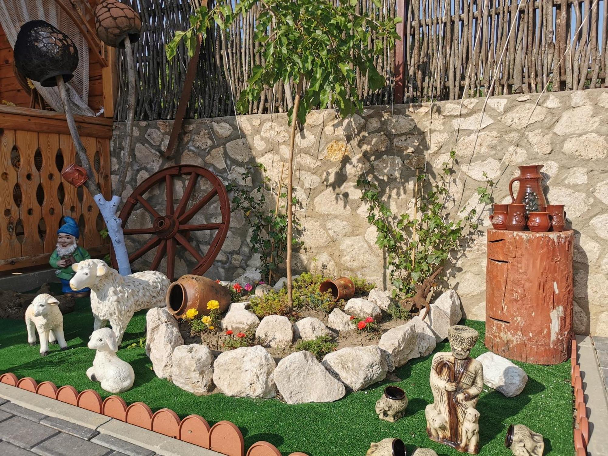 Selemet La Madalina Bed & Breakfast エクステリア 写真