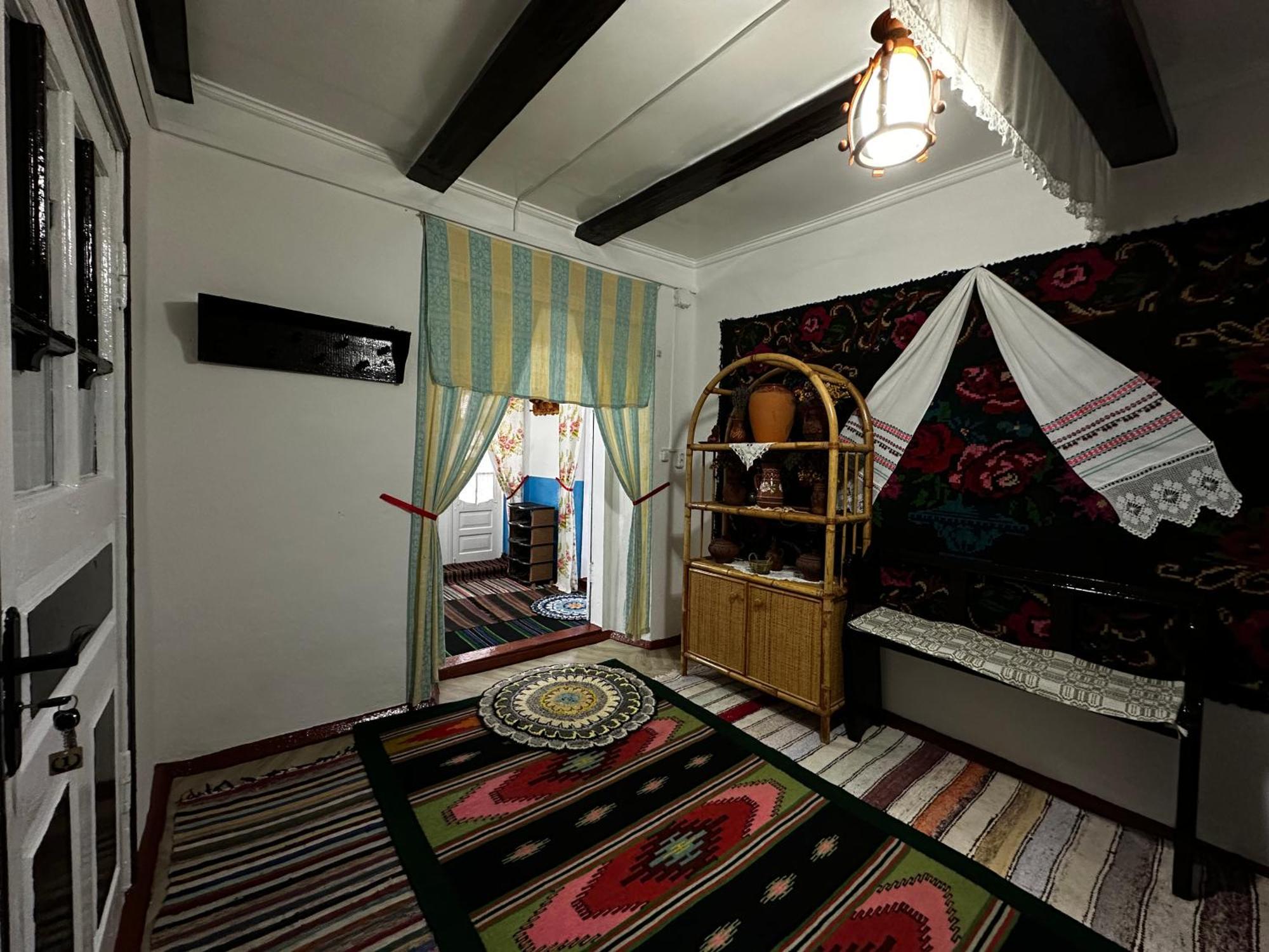 Selemet La Madalina Bed & Breakfast エクステリア 写真