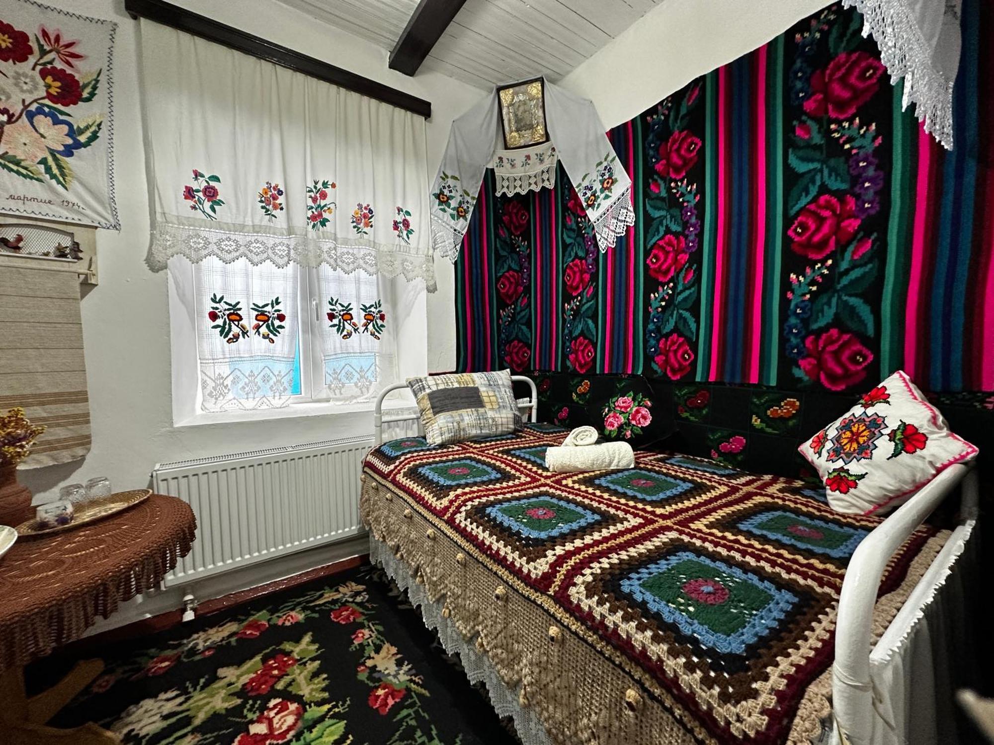 Selemet La Madalina Bed & Breakfast エクステリア 写真
