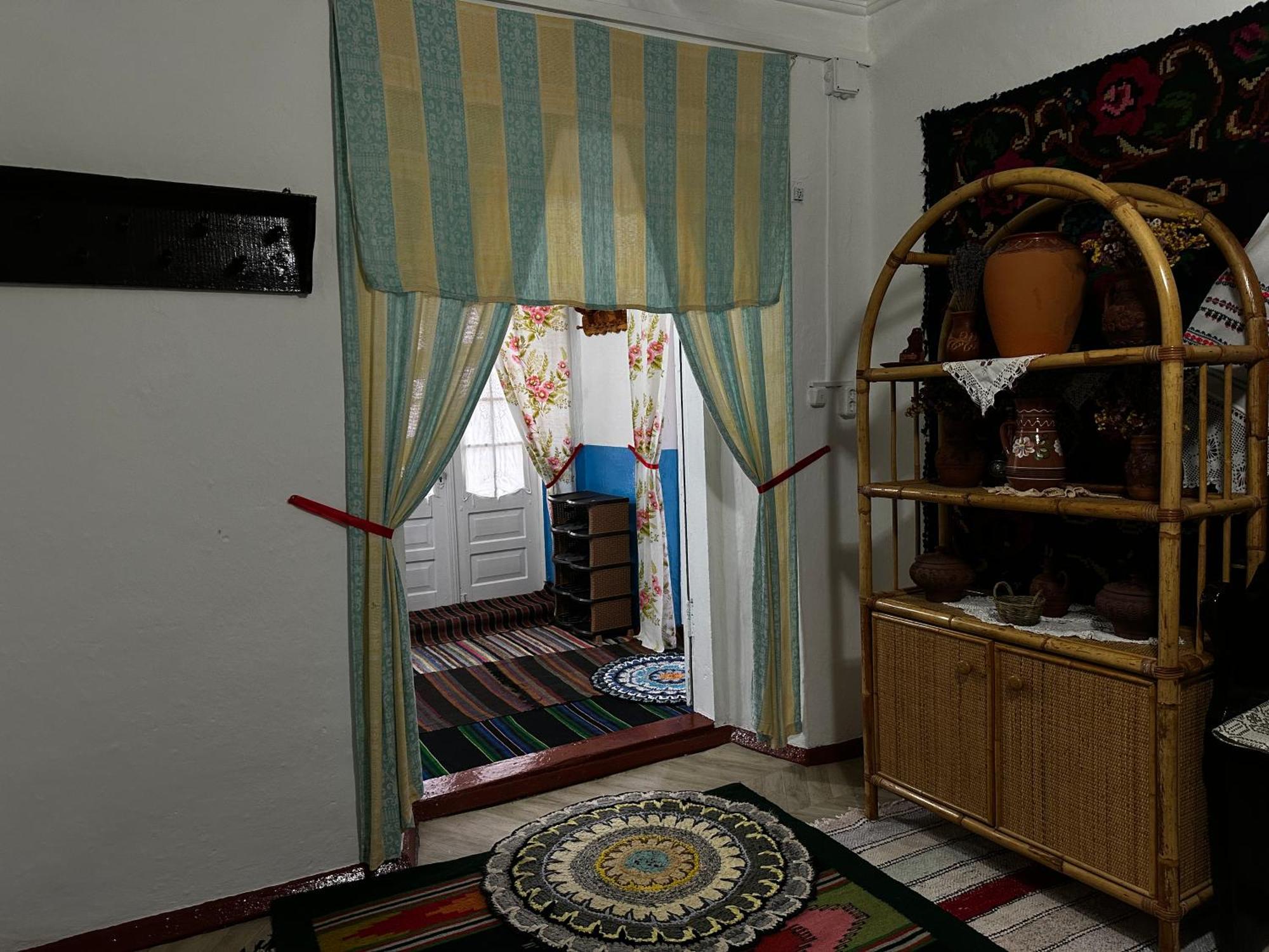 Selemet La Madalina Bed & Breakfast エクステリア 写真